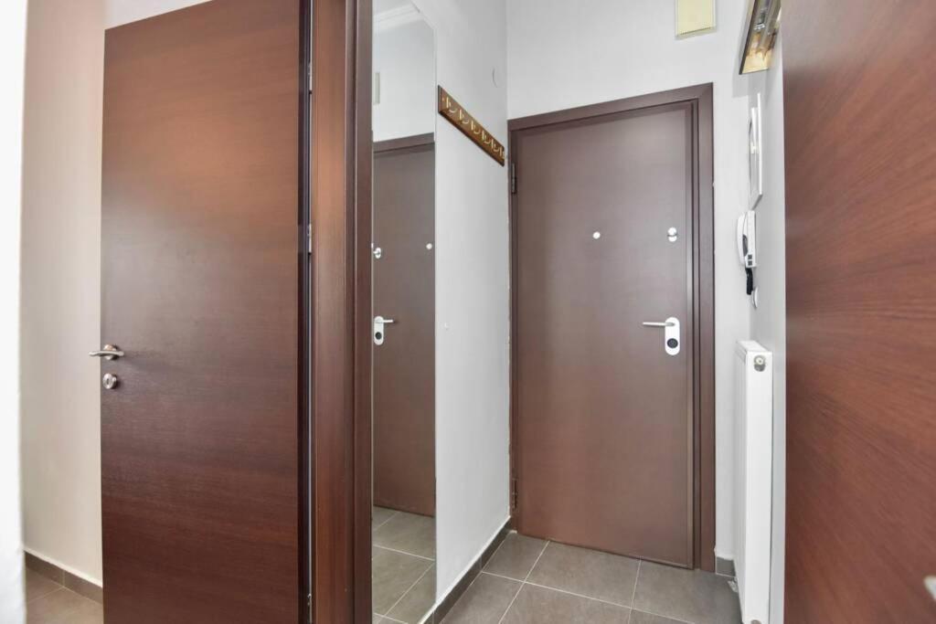 Modern Apartment In The Heart Of The City Larissa Zewnętrze zdjęcie